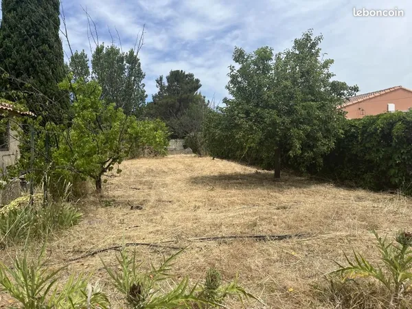 Terrain 400 m² Trets