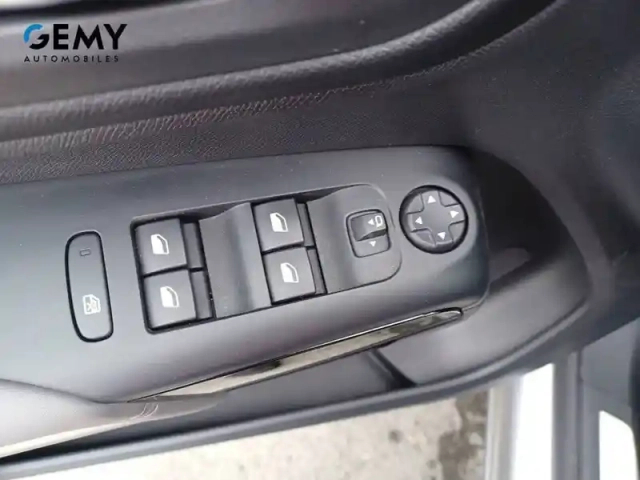 Citroën C5 Aircross hybride rechargeable 225 e-eat8 — photo 13