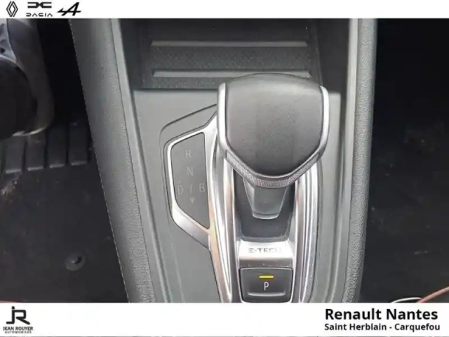 Renault Captur 1.6 e-tech hybride rechargeable 160ch initiale paris — photo 11