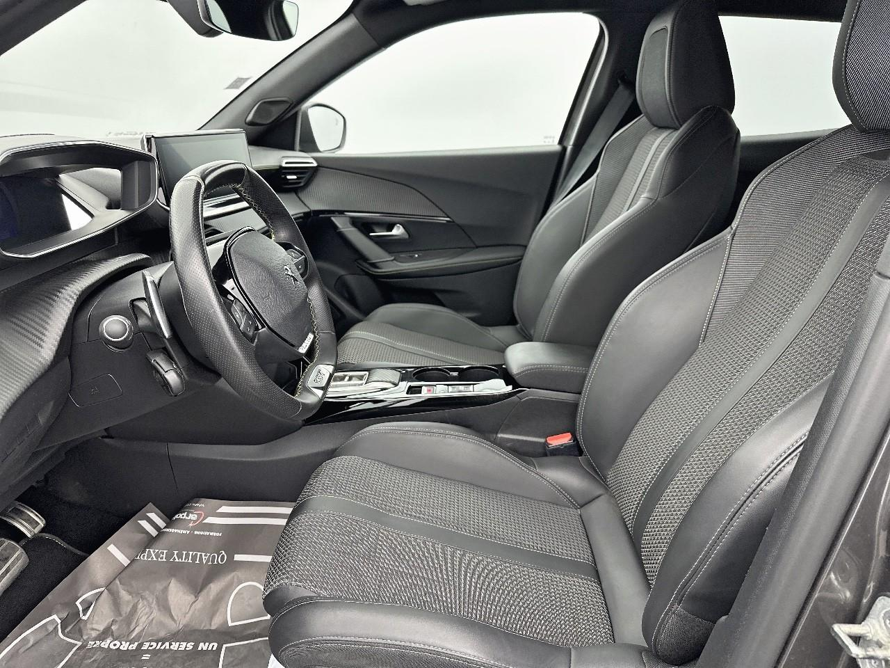 Peugeot 2008 puretech 130 s&s eat8 gt — photo 9