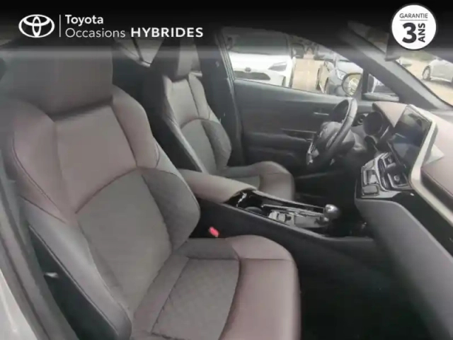 Toyota C-Hr 122h distinctive 2wd e-cvt rc18 — photo 6