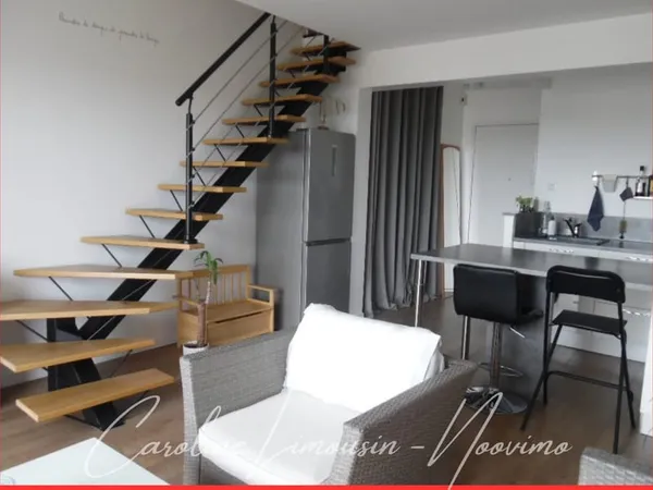 HYPER CENTRE: DUPLEX 2 CHAMBRES AVEC GARAGE et CAVE