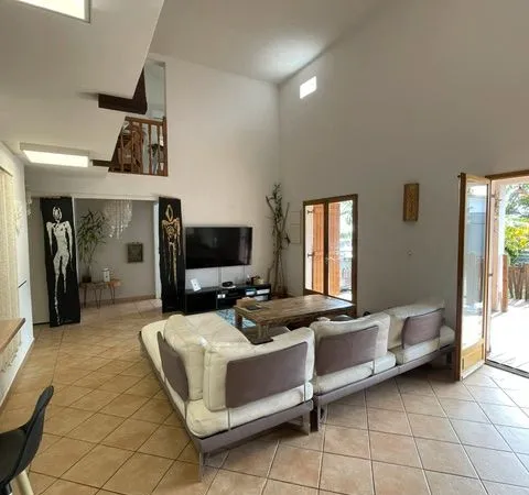 Villa de standing type T7 Sainte-Suzanne