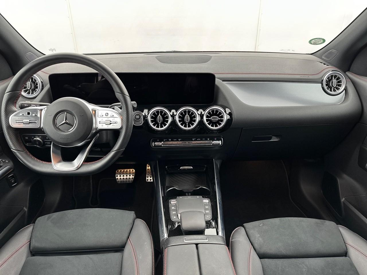 Mercedes Eqa 250+ amg line — photo 11