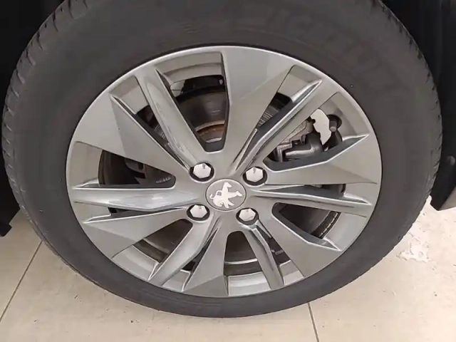 Peugeot 208 electrique 50 kwh 136ch — photo 39