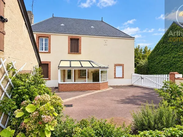 Maison familiale de 115 m² - Binas - Terrain + jardin 1016 m² 616 m²