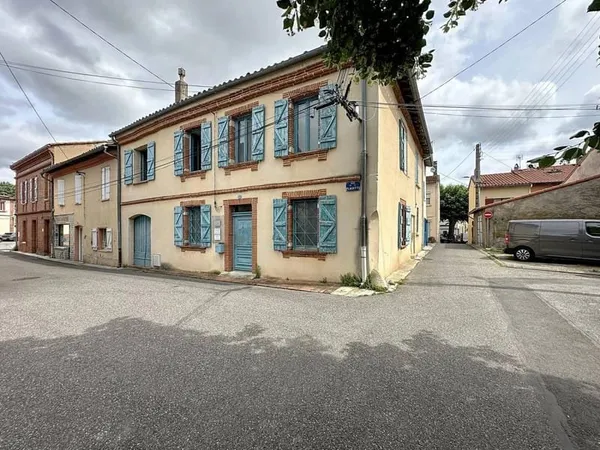 Local commercial 200 m²