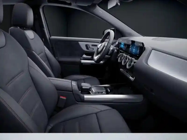Mercedes Gla 200 d amg line — photo 11