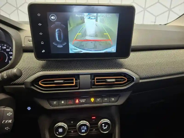 Dacia Sandero eco-g 100 - 22 — photo 24