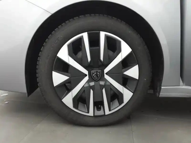 Peugeot 208 puretech 75 s&amp;s bvm5 — photo 13