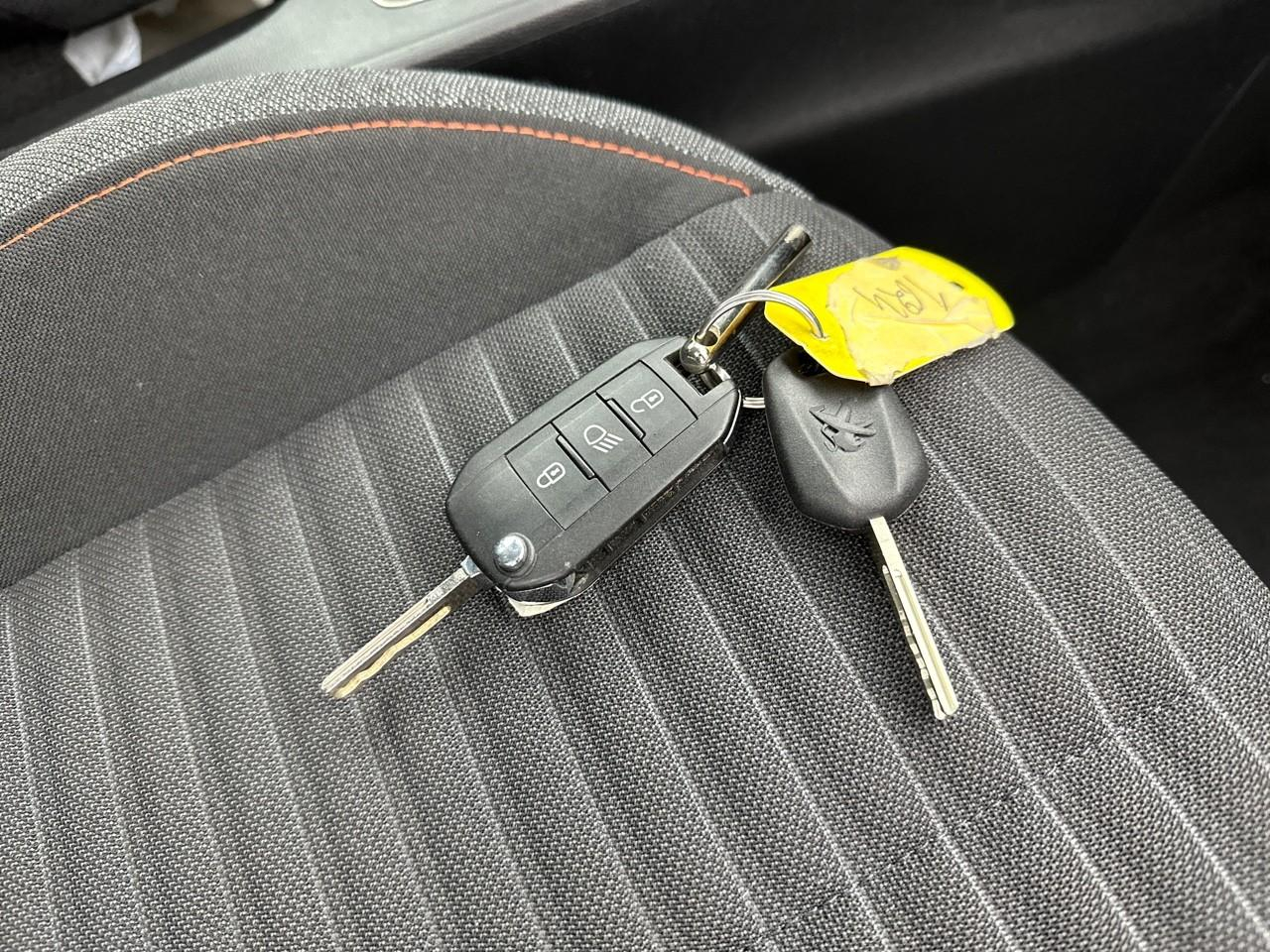 Peugeot 208 puretech 75 s&s bvm5 active pack — photo 32