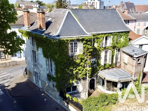 Maison de ville 11 pièces 283 m²