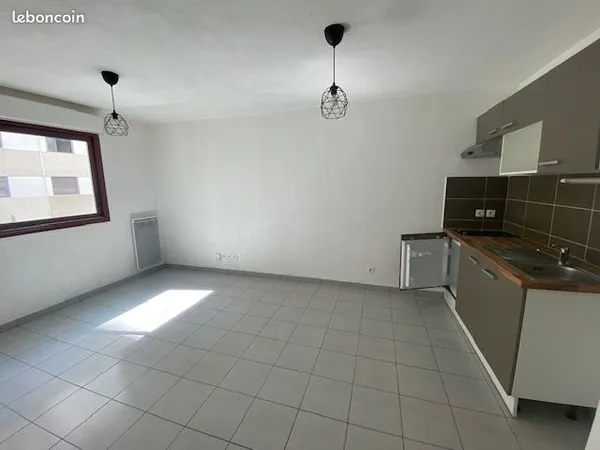 T2 lumineux, calme, ascenseur, Espace Médittérannée
