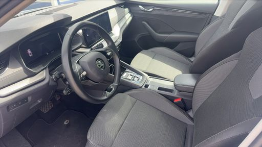 Skoda Octavia 1.5 eTSI 150 DSG7 - Business – 2023 – 156283 km – Hybride essence – Boîte Automatique — photo 39