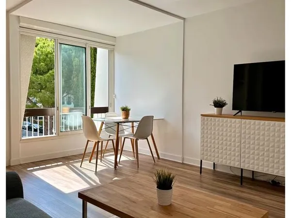 Location studio meublé centre ville