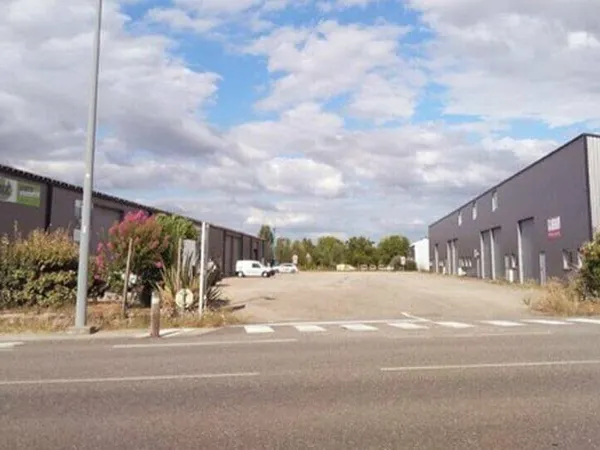 Local d'activité 600 m²