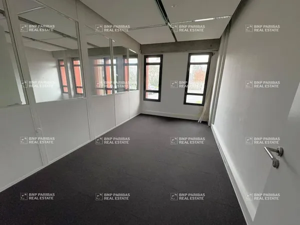 Bureaux 645 m²