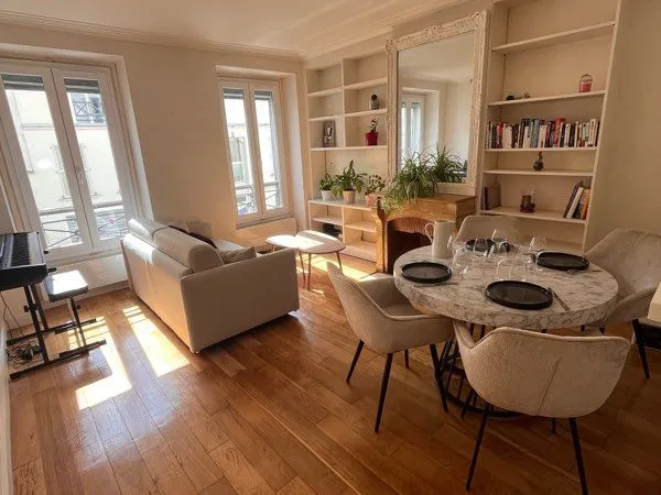 Appartement T2 rénové Canal Saint Martin