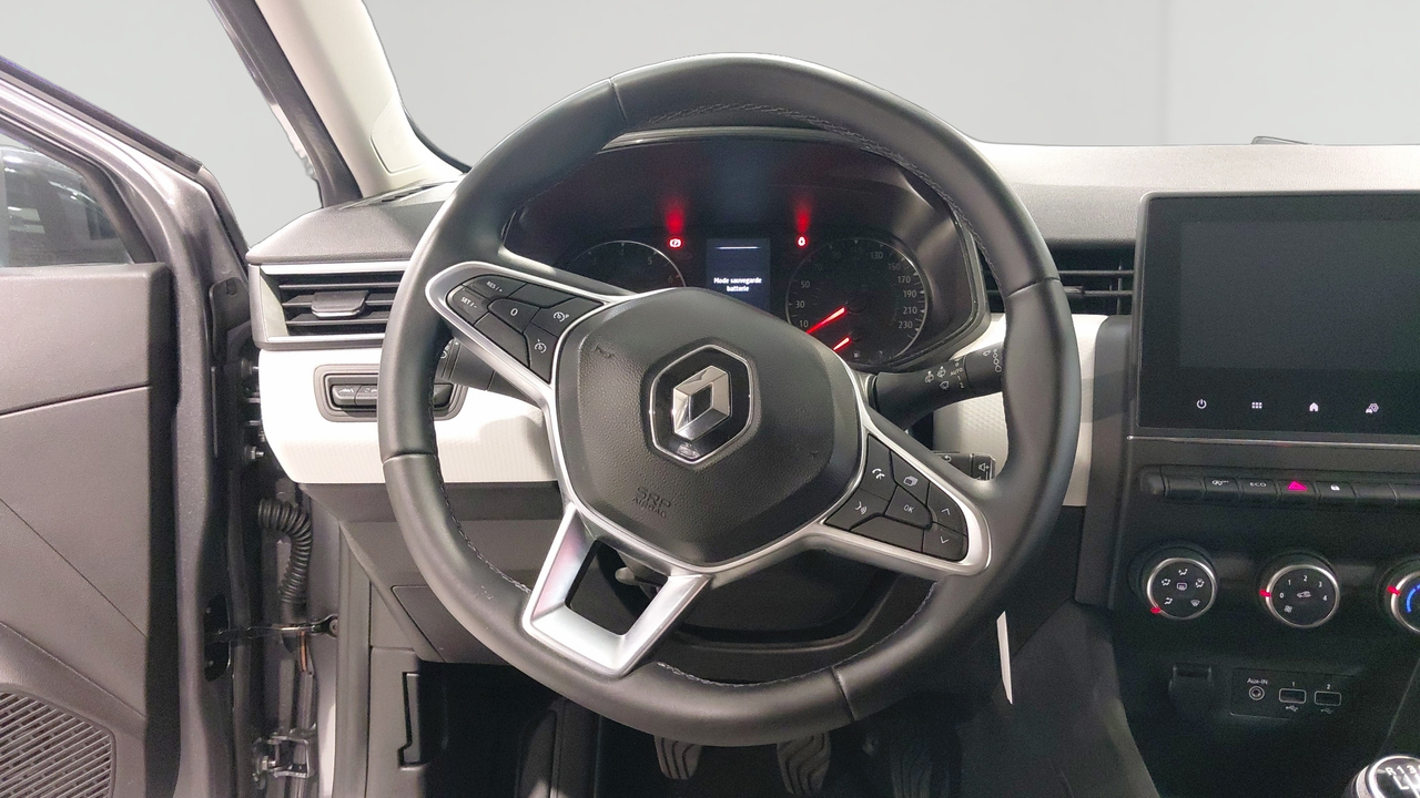 Renault Clio TCe 90 — photo 10