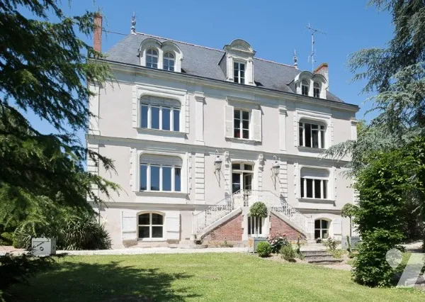 Maison 7 pièces 407 m²