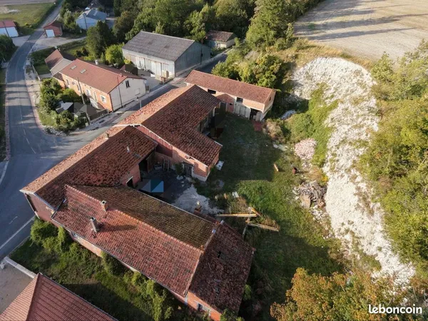 Maison et dépendances a rénover