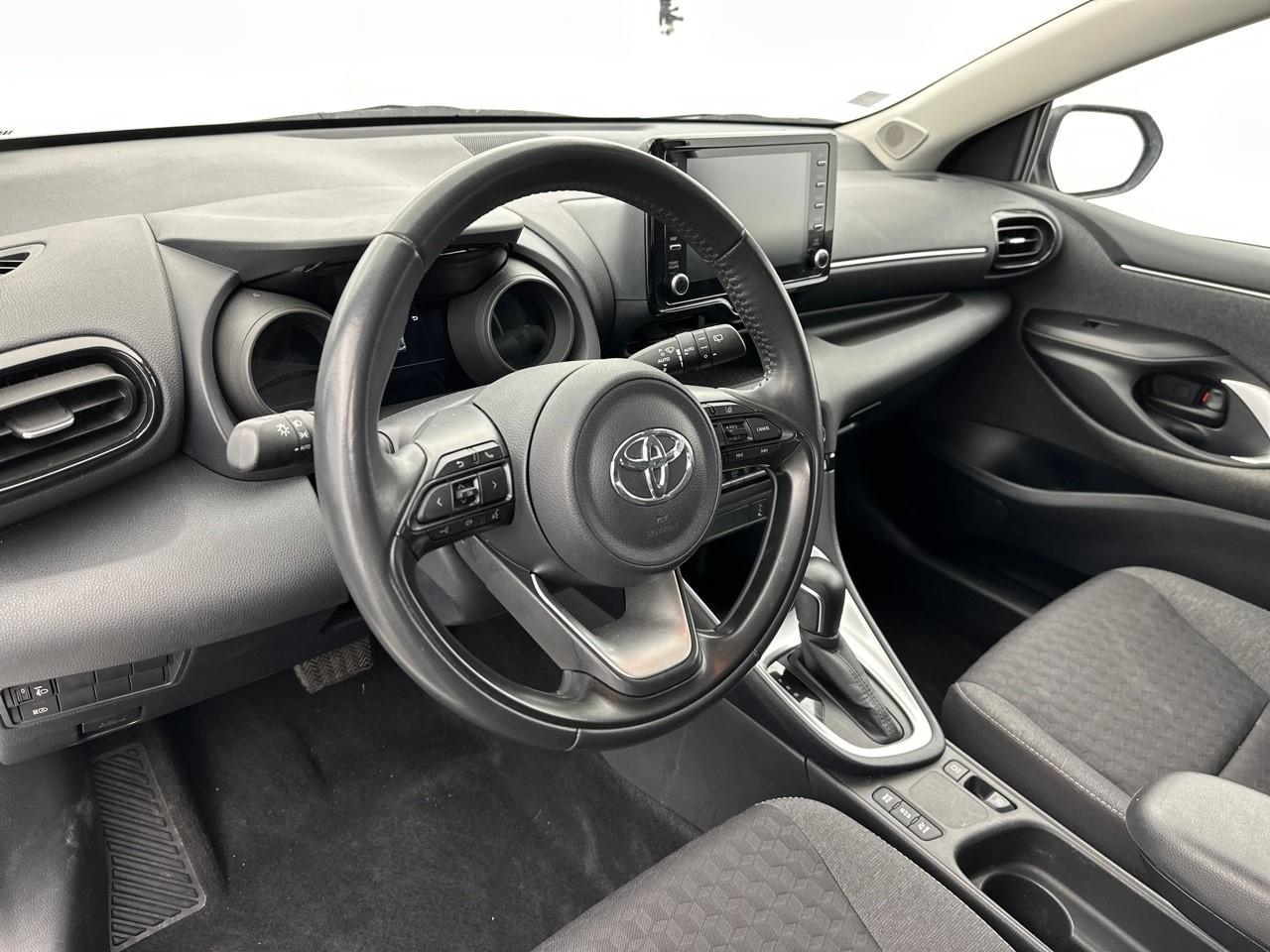 Toyota Yaris hybride 116h design — photo 8