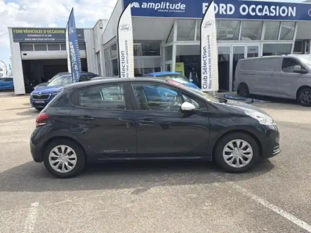 Peugeot 208 1.2 puretech 68ch like 5p — photo 4