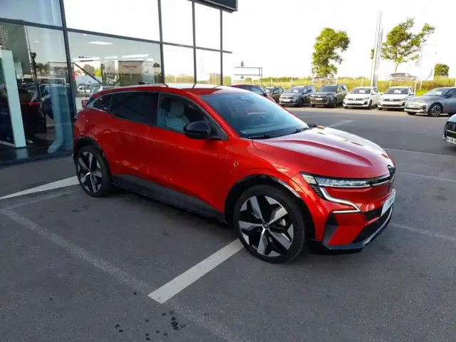 Renault Megane e-tech ev60 220 ch optimum charge — photo 7