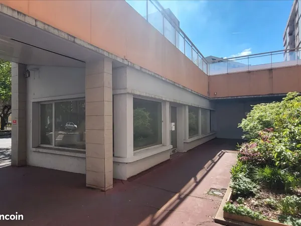 LOCAL pour bureau ou cabinet prof libéral de 53m2 quartier ARMEVILLE ST ETIENNE (42)