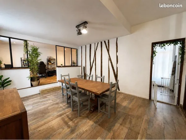 Grande maison de village rénovée avec dépendance et jardin - Aubiet