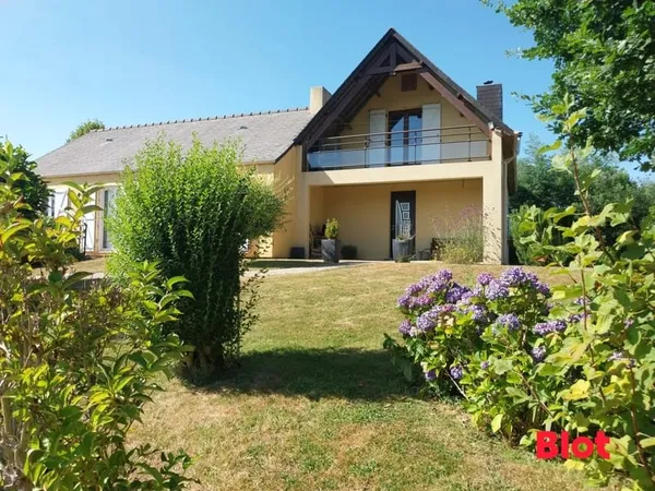 A VENDRE BLOT ROMILLÉ - MAISON DE CAMPAGNE de 165m² - 5 CHAMBRES - TERRAIN - GARAGE