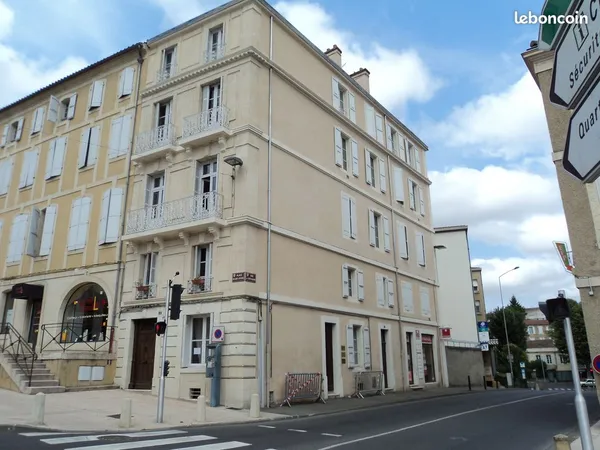Appartement 3 pièces 65 m2 meuble partiellement, centre