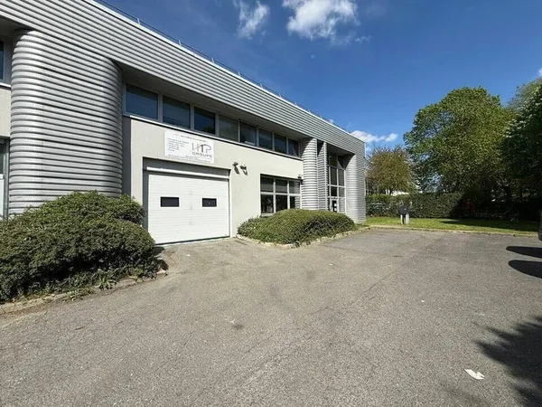Local d'activité 458 m²