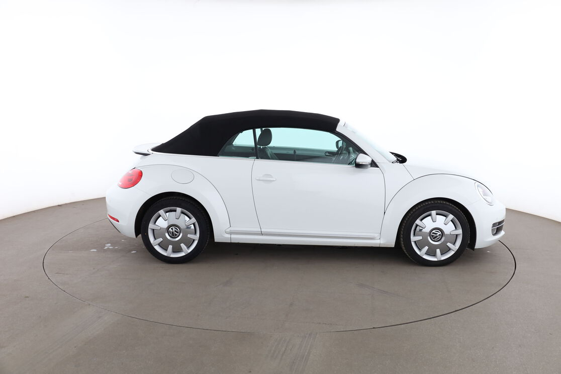 Volkswagen Beetle Cabriolet 2.0 TDI BlueMotion Tech Couture DSG6 — photo 6
