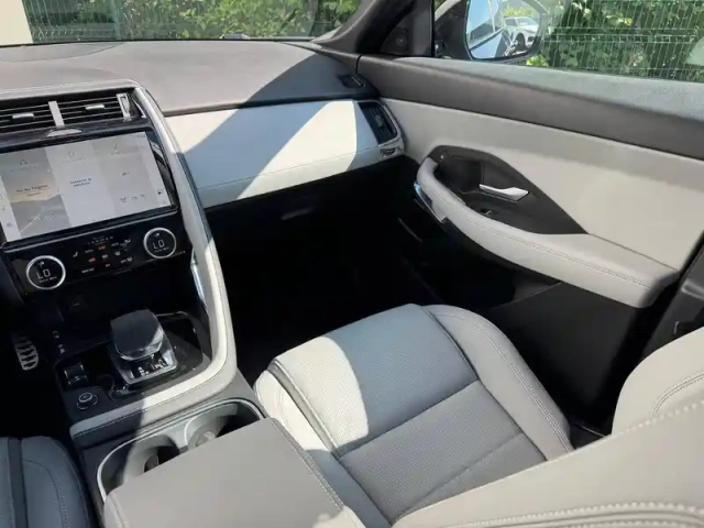 Jaguar E-Pace p270e ch phev awd bva — photo 22