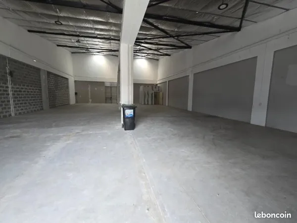 Local commercial 286 m²