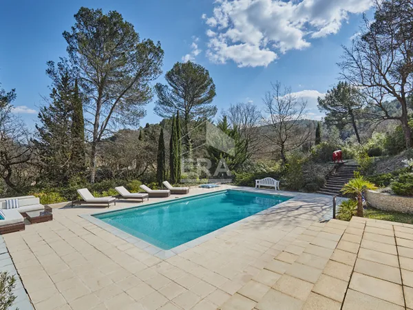 Maison 7 pièces 290 m²