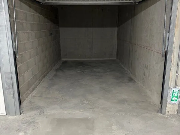 GARAGE BOX 13m2 DANS RESIDENCE SECURISE