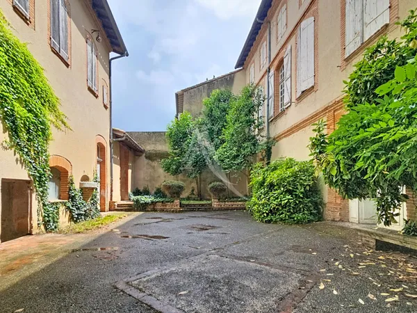 Castelsarrasin ensemble immobilier de caractère.