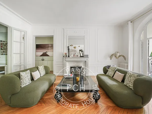 Paris 16e, 7 pièces meublé refait à neuf