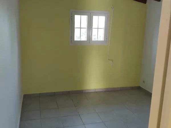 Haut de maison 3 pieds à louer