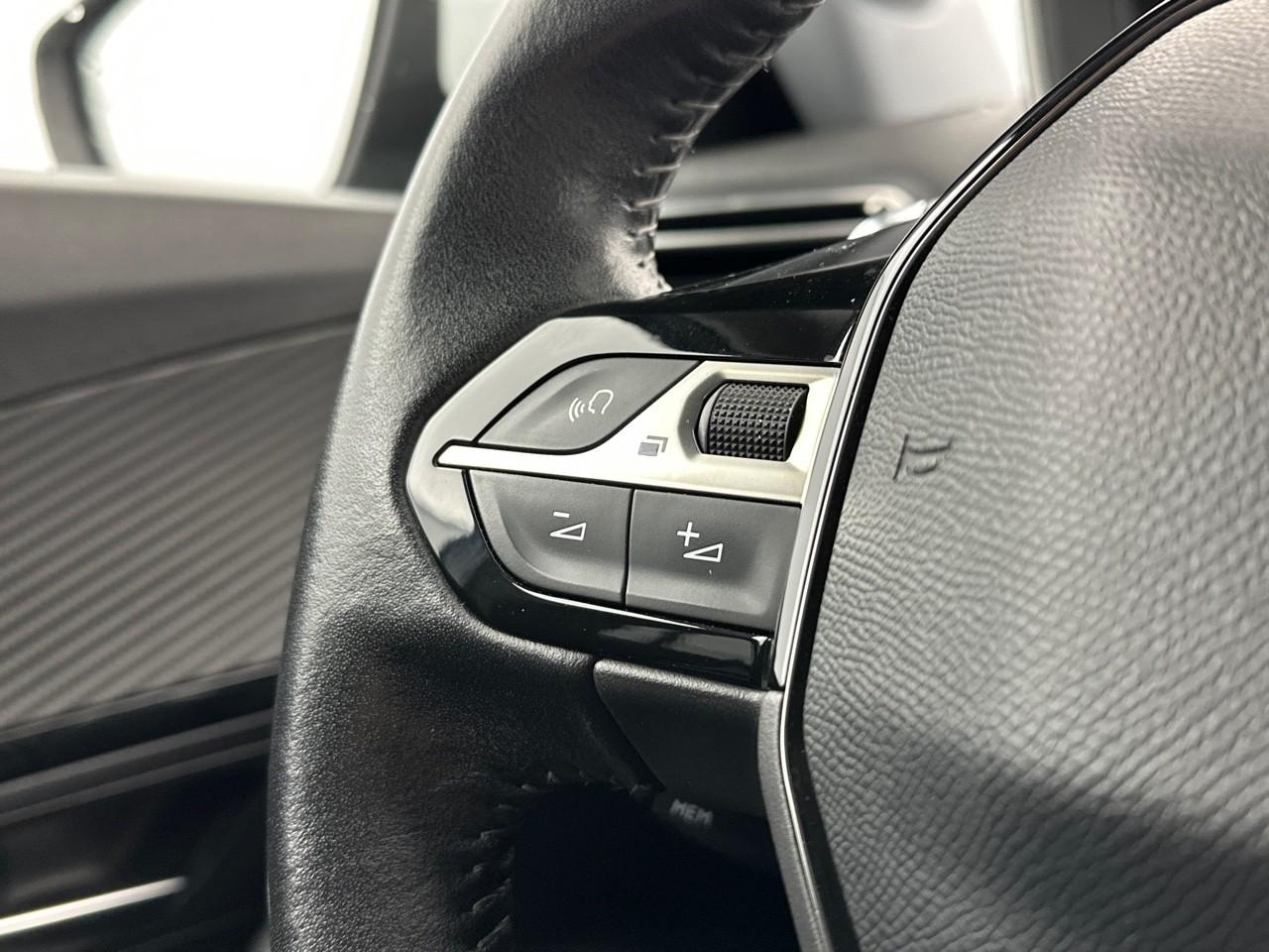 Peugeot 2008 puretech 130 s&s eat8 allure business — photo 17