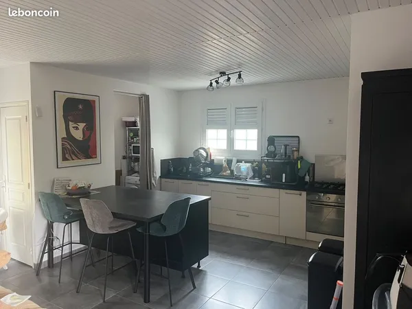 🌴 À LOUER - Superbe maison récente de 90 m² avec jardin et terrasse au Robert 🌴