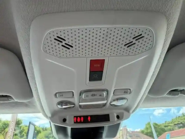 Peugeot 208 turbo 100 ch bvm6 — photo 23