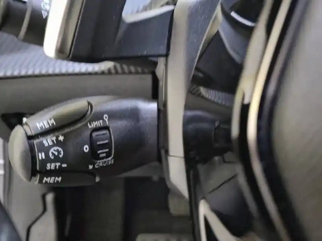 Peugeot 2008 hybrid 145 e-dcs6 — photo 54