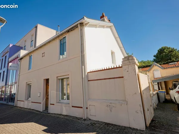 Maison 5 pièces 130 m² + dépendance. Rezé 44400