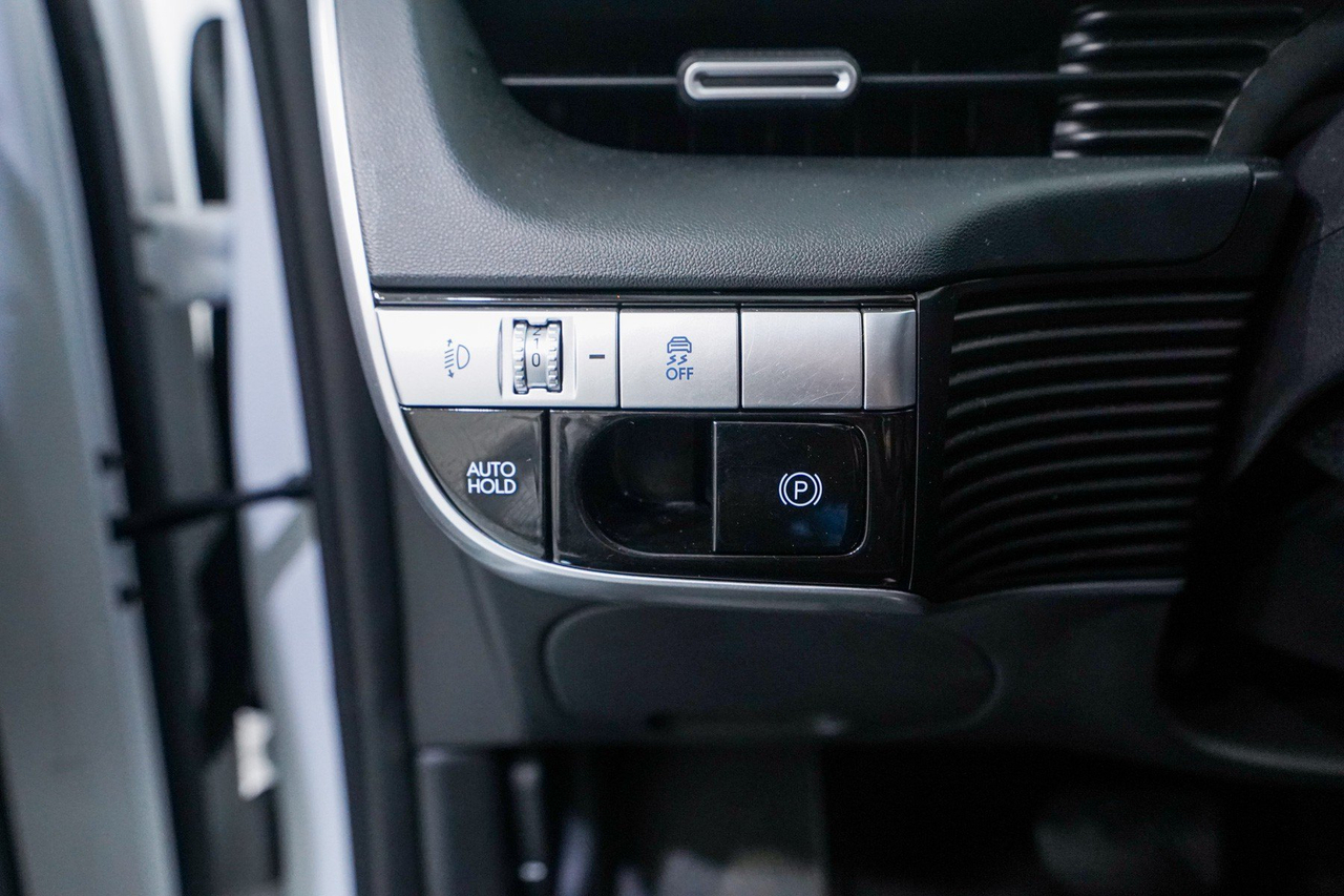 Hyundai Ioniq 5 — photo 24