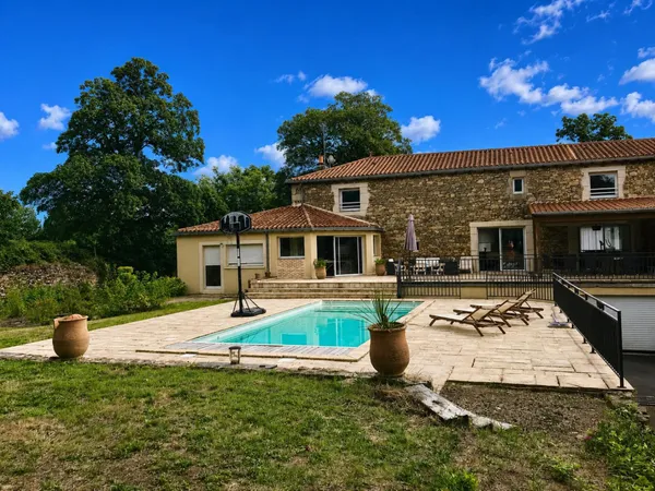 Longere Dans domaine