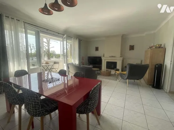 Maison 8 pièces 202 m²