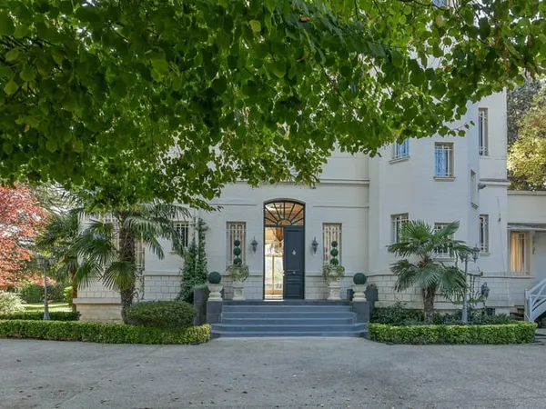 Croissy-sur-Seine - Hôtel particulier face à la Seine
